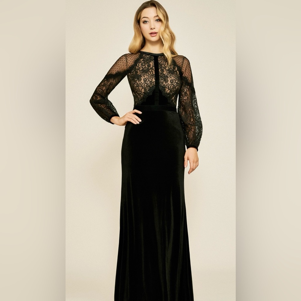 TADASHI SHOJI gown. Size small